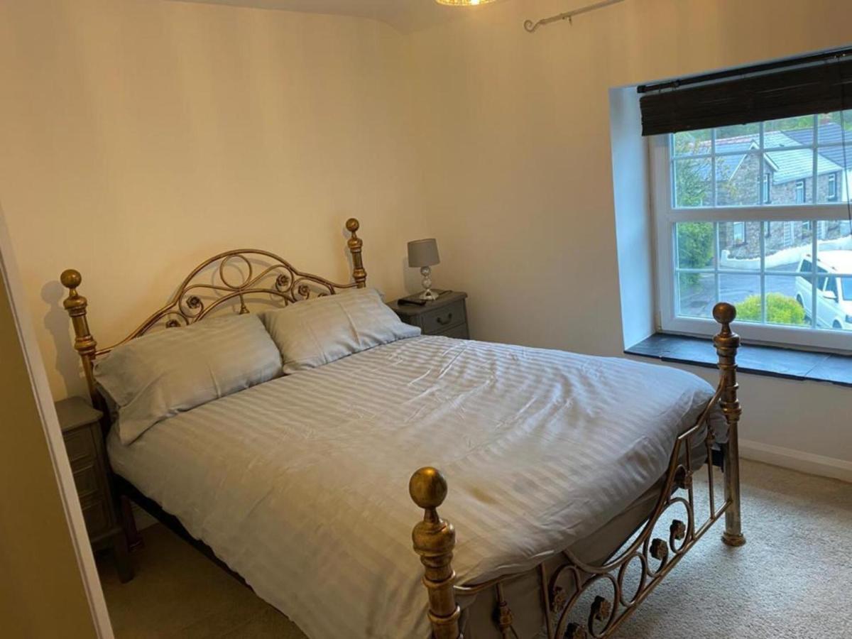 2-Bed Cottage In In Welsh Valley Nr Swansea Luaran gambar